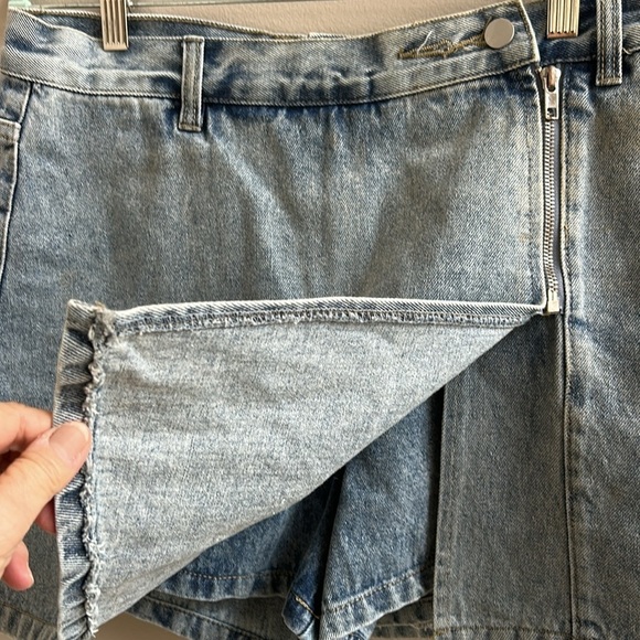 Vestique Denim Light Wash Skirt Skort Size Large - Picture 3 of 8